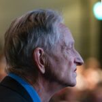 AI Pioneer Geoffrey Hinton Advocates for Computer Science Degrees Amid Coding Automation Shift