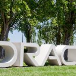 Oracle Delays $300B Data Center for OpenAI, Signaling Risks in AI Investment Boom