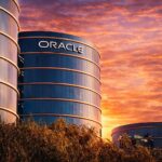 Oracle Faces 30% Stock Plunge, Risking Worst Quarter Since 2001 Amid AI Infrastructure Concerns