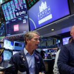 Wall Street Sinks as AI Funding Fears Weigh on Tech Stocks; Oracle Drops 5.4%