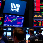 Amazon Shares Fall 18% as $200 Billion AI Investment Raises Profitability Concerns